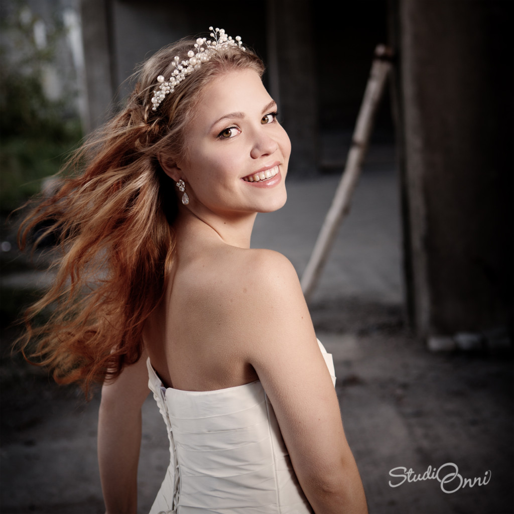 Hääkuvaus - Trash the dress kuvaus